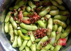 五香毛豆的做法图解1
