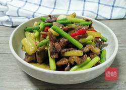 泡椒蒜苔炒鸡胗的做法图解12