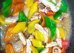 三色椒爆鲜鱿的做法图解11