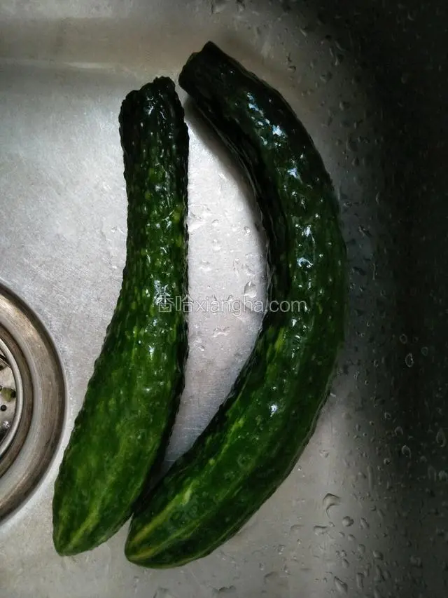 黄瓜洗净