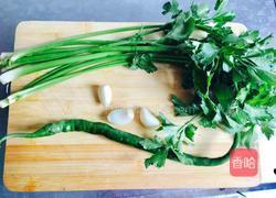 芹菜炒青头菌的做法图解4