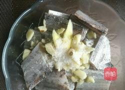 糖醋带鱼的做法图解2