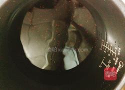 黑米粥的做法图解2
