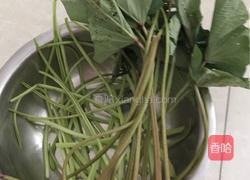 肉丝炒蕃薯藤的做法图解2