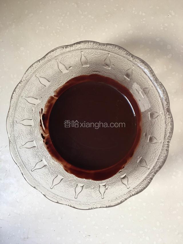 可可粉用热水提前搅拌均匀