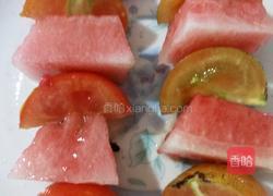西瓜西红柿串（水果串）的做法图解5