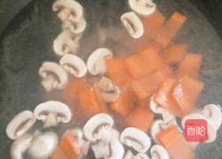 瘦肉时蔬汤的做法图解5