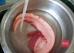 红烧肉闷鸡蛋的做法图解1
