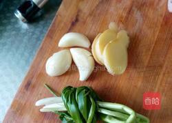 红烧肉闷鸡蛋的做法图解3