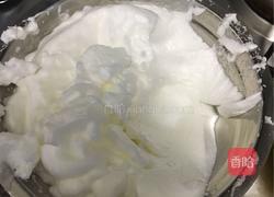 戚风杯子蛋糕的做法图解2
