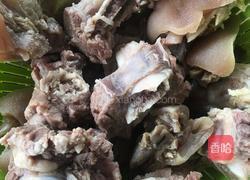 腊猪蹄烧牛排骨的做法图解3