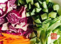五彩缤纷蔬菜沙拉的做法图解2