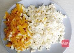 家庭版蟹黄豆腐的做法图解2