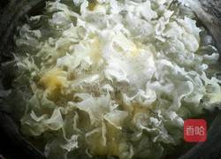 银耳枸杞汤的做法图解5