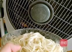 虾仁凉面的做法图解3