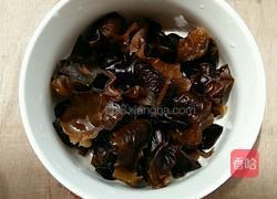 凉拌木耳香菜的做法图解8