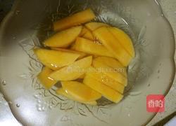 黄桃水罐头的做法图解5