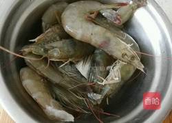 蜂蜜焖虾的做法图解1
