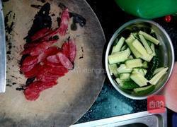广式腊肠炒青瓜的做法图解2