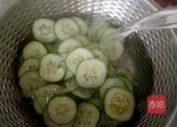 五花肉炒黄瓜钱的做法图解2