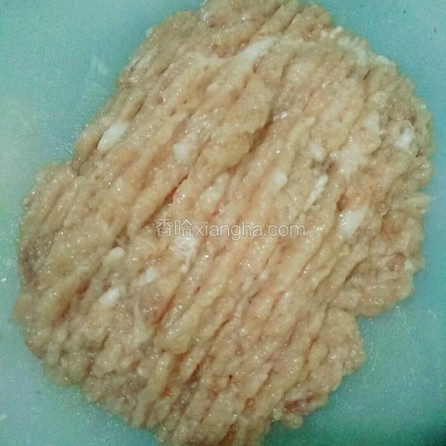 瘦肉剁碎