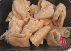 花胶猪脚花生汤的做法图解2