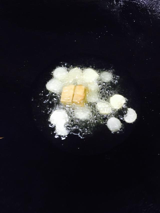 小火煸炒出香味