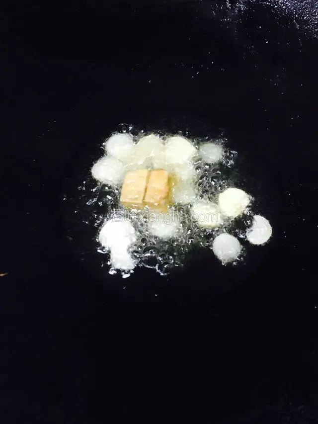 小火煸炒出香味