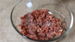 黑胡椒牛肉三明治的做法图解1