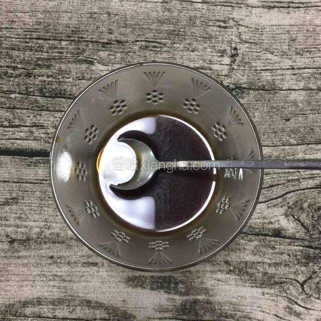 生抽蚝油加少许温开水调汁
