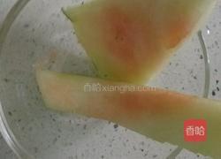 泡椒凤爪拌瓜皮的做法图解2