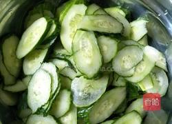 爽口黄瓜片的做法图解3