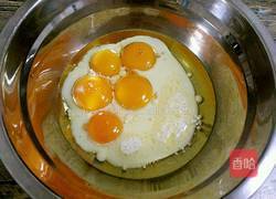 抹茶旋风蛋糕卷的做法图解5