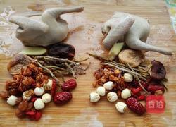 原盅炖乳鸽石斛虫草花汤的做法图解2