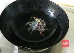 酸菜炒五花肉的做法图解4