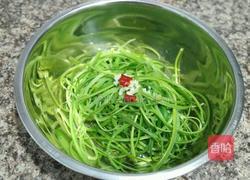 凉拌手撕蒜苔的做法图解8