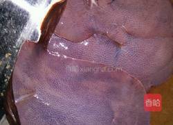 猪肝炒青红椒的做法图解1