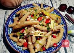 凉拌酸辣凤爪的做法图解1