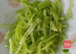 尖椒土豆丝的做法图解1