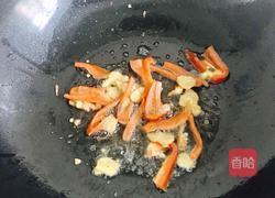 秋葵炒辣肠的做法图解7