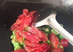 腊肠炒秋葵的做法图解5