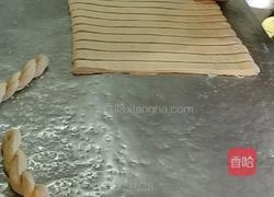 千层酥脆大麻花的做法图解3