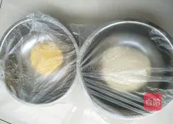 Illustration of how to make two-color shell flower rolls 5