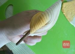双色贝壳花卷的做法图解15