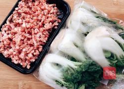 自制肉丸子白菜汤的做法图解1