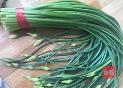 韭黄炒瘦肉的做法图解1