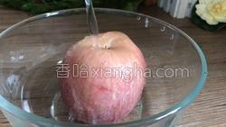 桂花红枣酿苹果的做法图解1