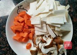 水煮菌菇的做法图解2