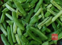 四季豆炒腊肉的做法图解2