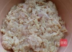 鸡胸肉减肥肉丸的做法图解3